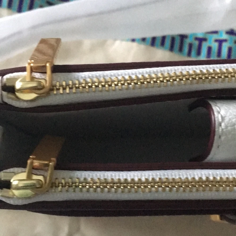 TORY BURCH SMALL LEATHER WALKER CROSSBODY BAG IN GARDENIA - Picture 5 of 5